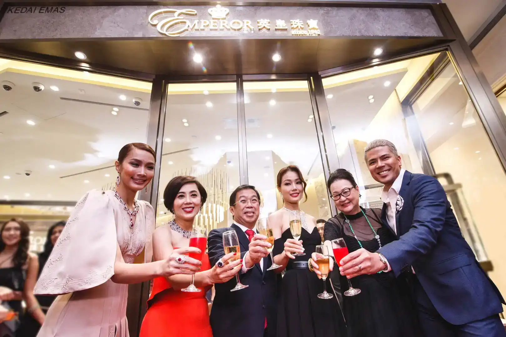 2018 - Emperor Watch & Jewellery Singapore