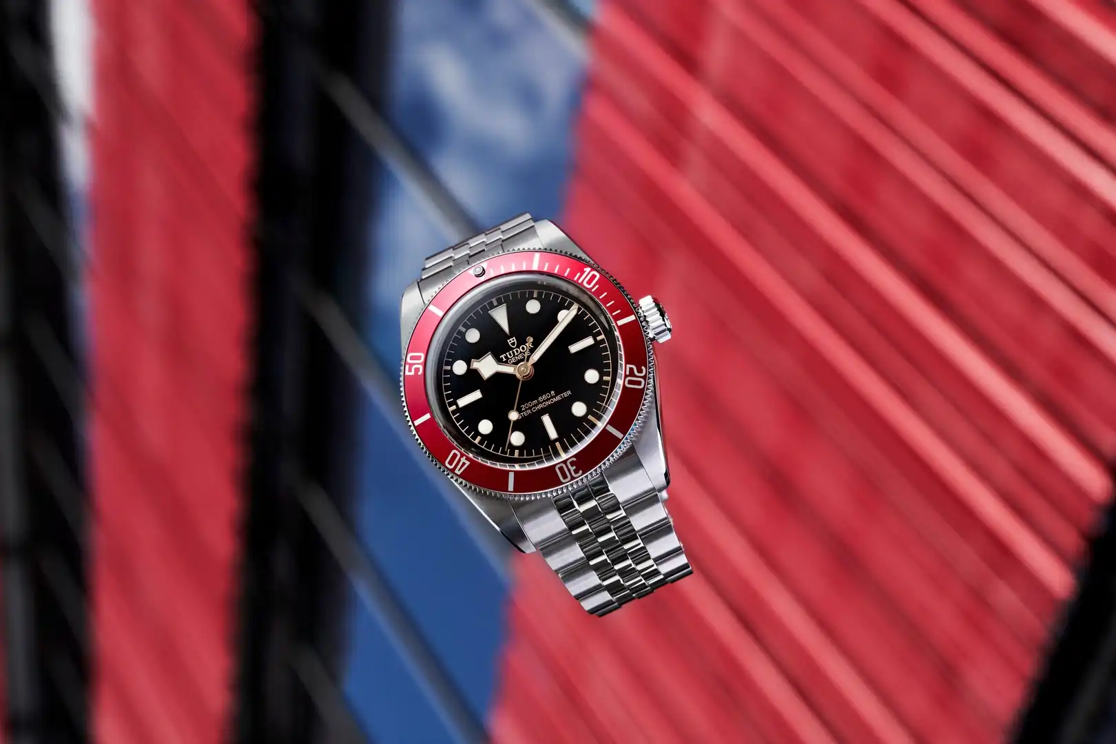 TUDOR Black Bay Burgundy